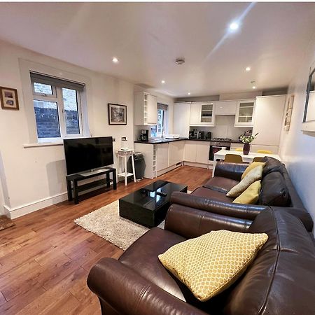 Lovely 2 Bedroom Garden Flat In Londra Esterno foto