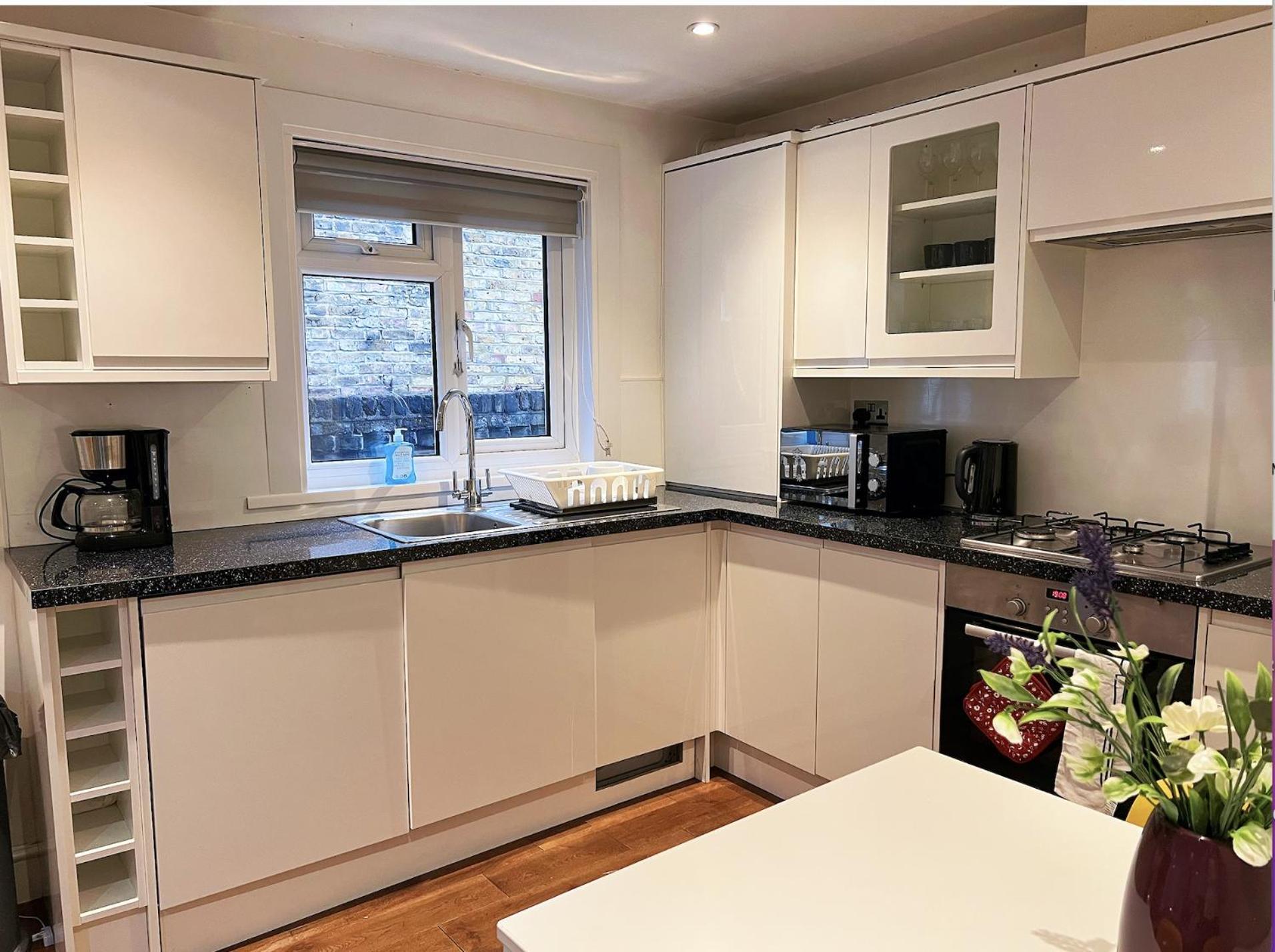 Lovely 2 Bedroom Garden Flat In Londra Esterno foto