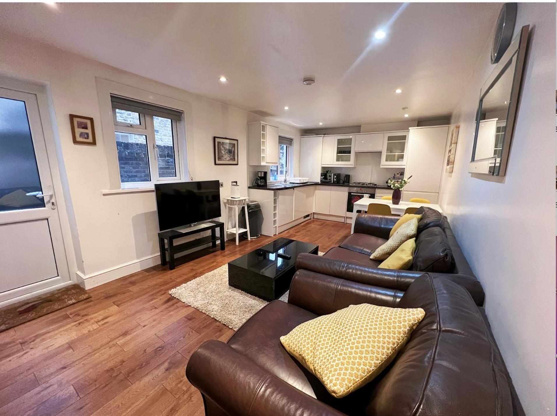 Lovely 2 Bedroom Garden Flat In Londra Esterno foto