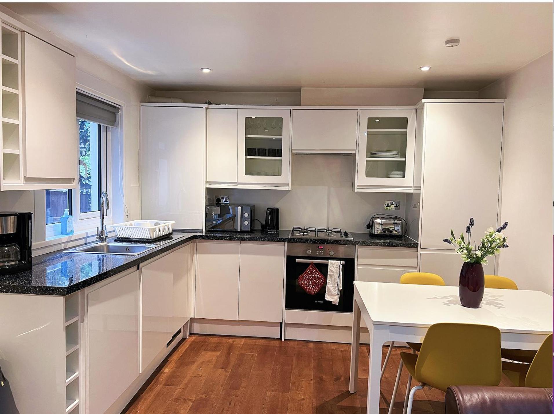 Lovely 2 Bedroom Garden Flat In Londra Esterno foto