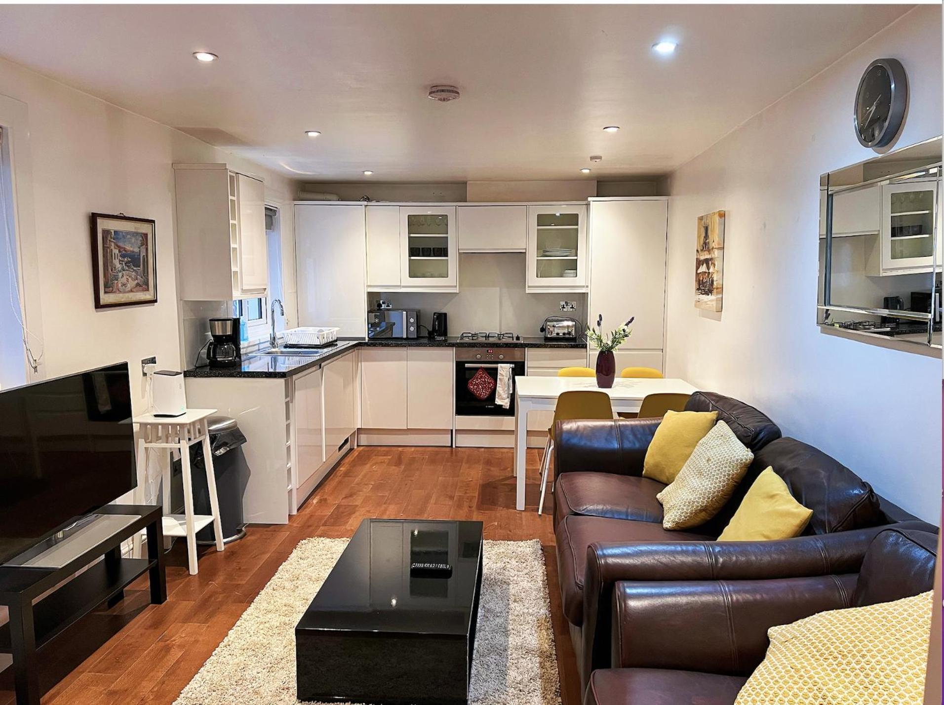 Lovely 2 Bedroom Garden Flat In Londra Esterno foto