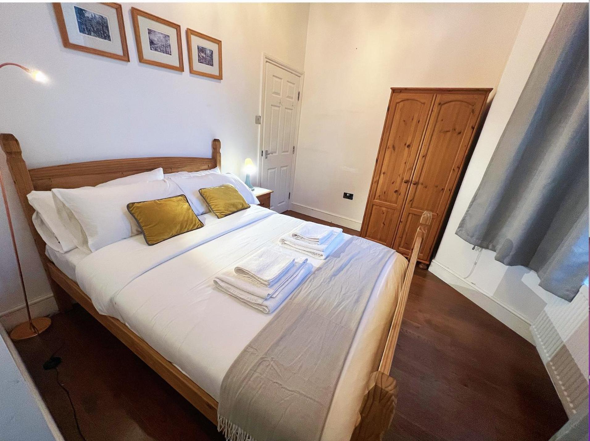 Lovely 2 Bedroom Garden Flat In Londra Esterno foto